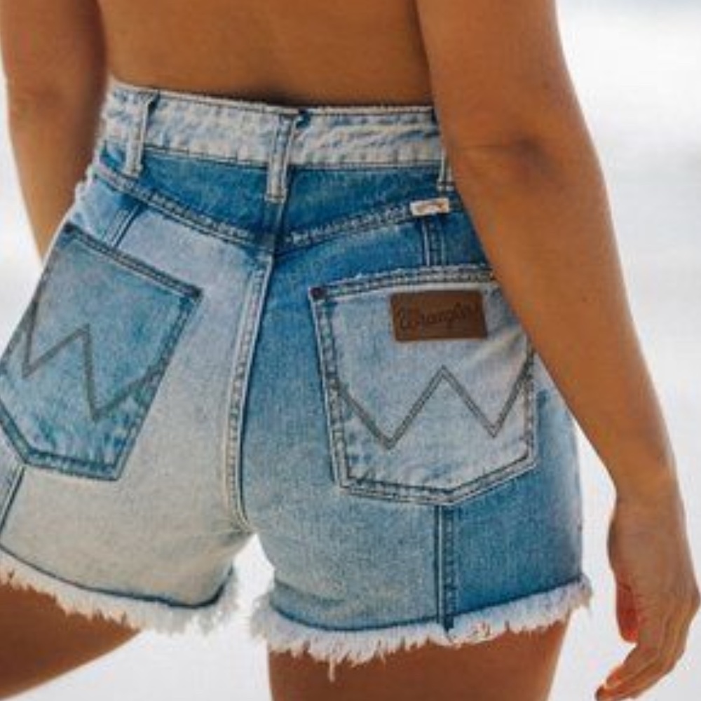 NWT Wrangler x Billabong Sun Up Denim Shorts Size 27
